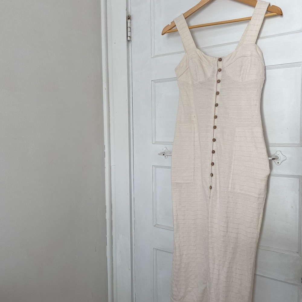 Free People off-white, summer knit dress with button front & pockets!